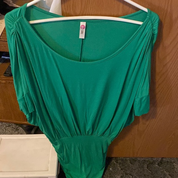 Top - Picture 3 of 4